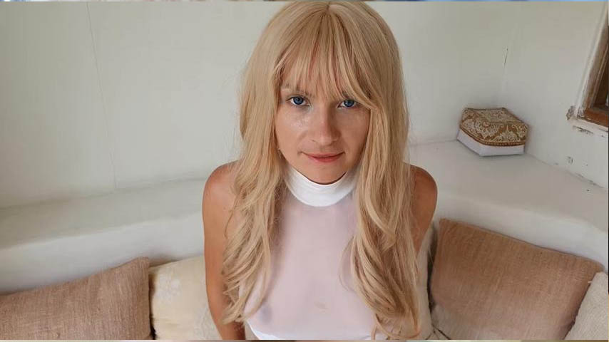 Blondes_Teen-Girl - Sie sucht wieder mal ein neues Sexdate für Webcam